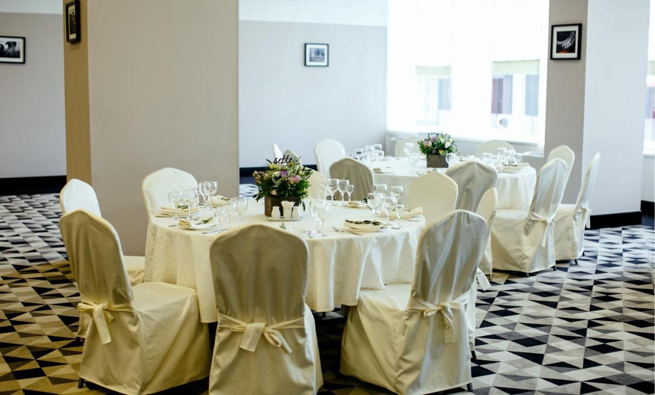 Azimut Hotel Astrakhan Ngoại thất bức ảnh